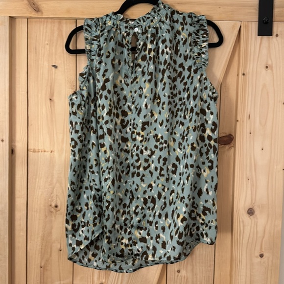 Silk top with leopard print - Picture 2 of 2